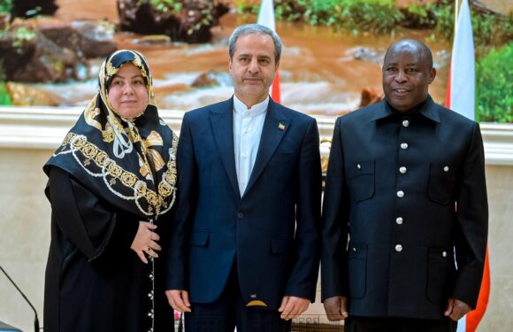 Le Chef de l’État Évariste Ndayishimiye reçoit les lettres de créance de trois nouveaux Ambassadeurs