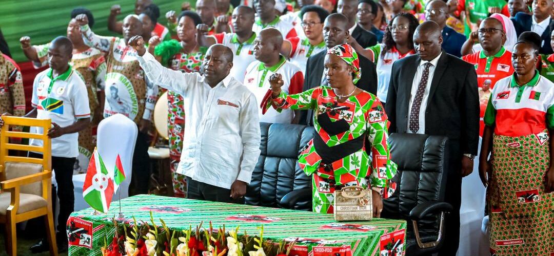 Le Chef de l’État et Président du Conseil des Sages se joint aux Bagumyabanga dans la prière œcuménique mensuelle à Gitega