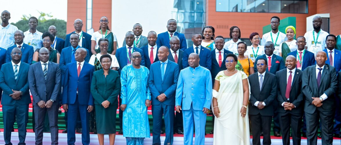 Le Président Evariste Ndayishimiye inaugure l’Immeuble “Ikirezi” et lance officiellement la Bourse du Burundi