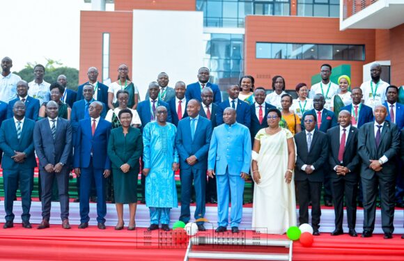 Le Président Evariste Ndayishimiye inaugure l’Immeuble “Ikirezi” et lance officiellement la Bourse du Burundi