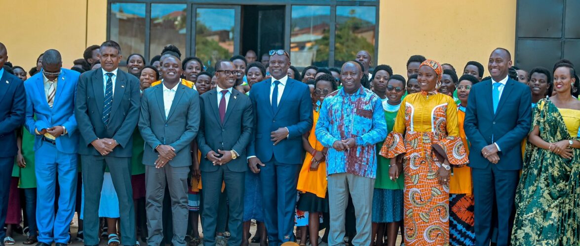 Burundi : Le Président Ndayishimiye inaugure l’usine East Africa Textile Manufactures à Gitega