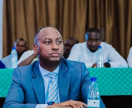 ACTE XV – Olivier Suguru ou le rideau de fumée identitaire : quand la défense devient diversion