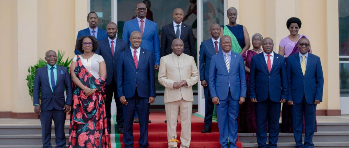 Burundi : Photo  du nouveau Gouvernement, Justice et Infrastructures confirmées