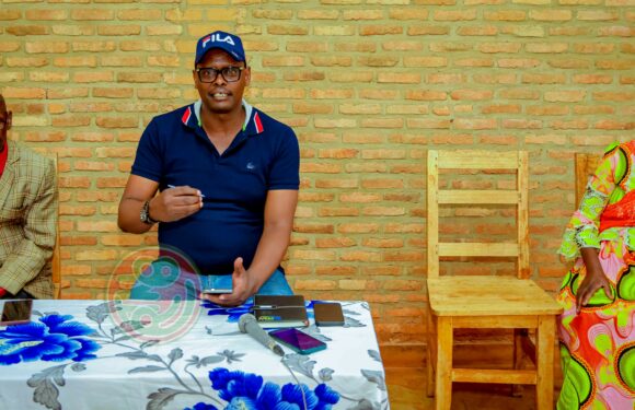 Burundi-«Ni nde ? »: quand le théâtre devient une école citoyenne saluée par le Gouvernement