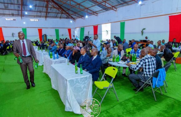 Burunga : Les officiers militaires et policiers s’unissent pour le développement de leur province natale