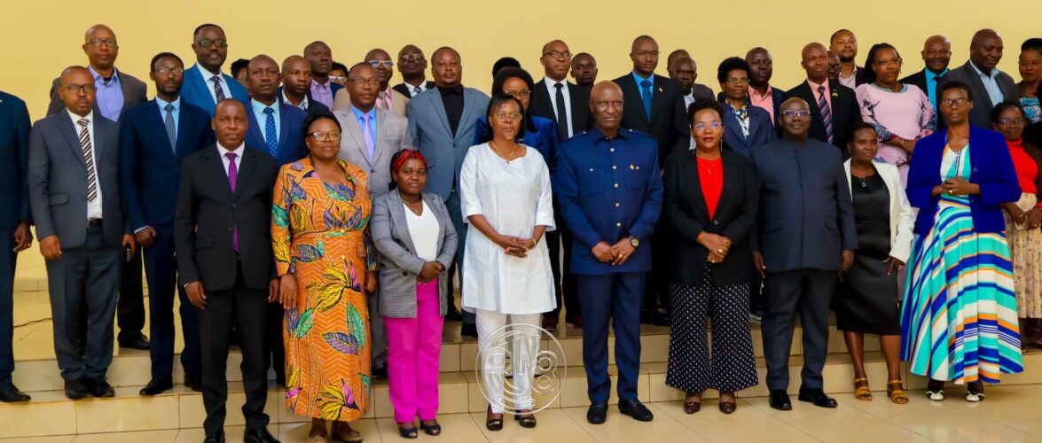 Le Sénat mise sur l’auto-évaluation