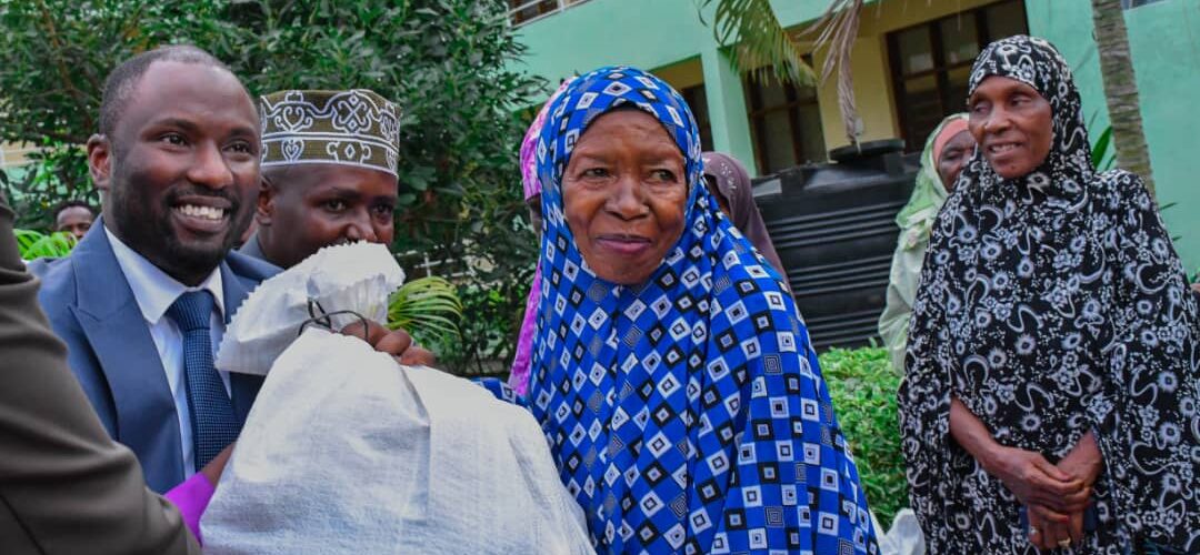 Burundi / Uburundi : Umushikiranganji Hassan Kibeya yifadikanije n’Abaislamu i Bujumbura