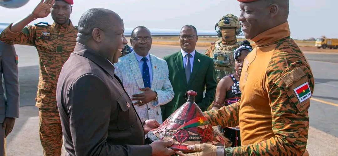 Ndayishimiye à Ouagadougou : ce que le Burkina Faso de Traoré peut apprendre à l’Afrique