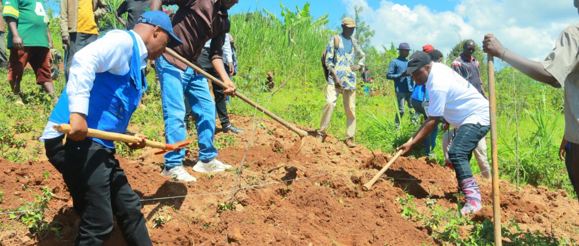 Burundi  : Lancement des fossés antiérosifs à Muramvya – projet PAGRIS