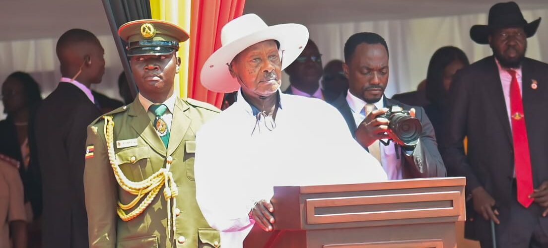 Burundi, Uburundi / Uganda : Ndayishimiye Évariste yitavye ibirori vy’irahira rya Museveni Yoweri i Kampala