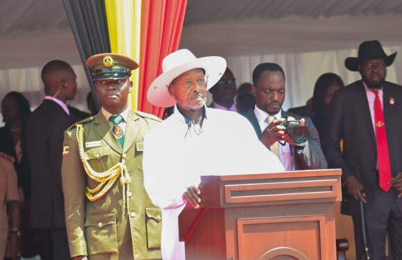 Burundi, Uburundi / Uganda : Ndayishimiye Évariste yitavye ibirori vy’irahira rya Museveni Yoweri i Kampala