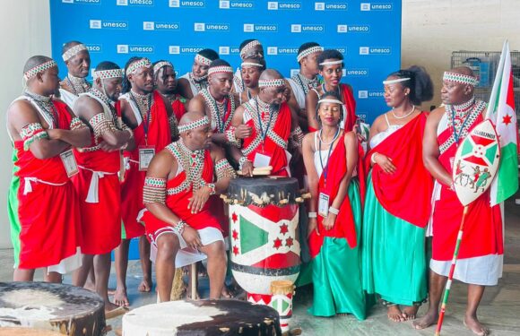 Burundi , Uburundi / Ubufaransa – UNESCO : Vumera Club yaraserukiye Iciwa ry’Ingoma i Paris