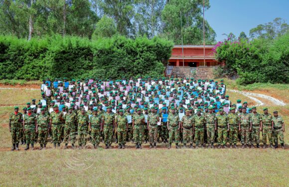 Burundi : La FDNB clôture la 139ème formation de commandos à Gitega