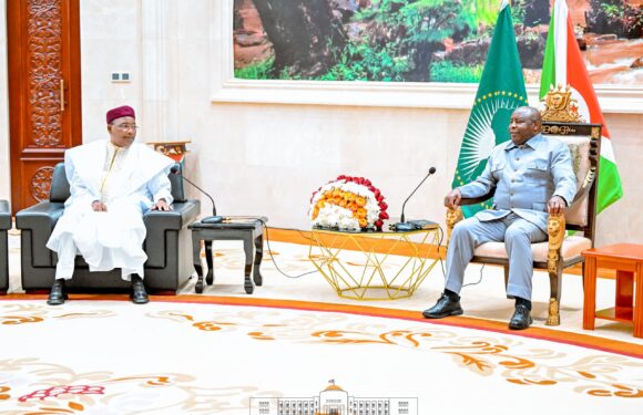 Le Président Évariste Ndayishimiye échange avec Mahamadou Issoufou sur les avancées de la ZLECAF
