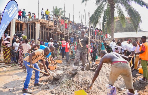 Burundi : Bene Samuragwa investit 35,5 millions BIF dans une école à Rumonge