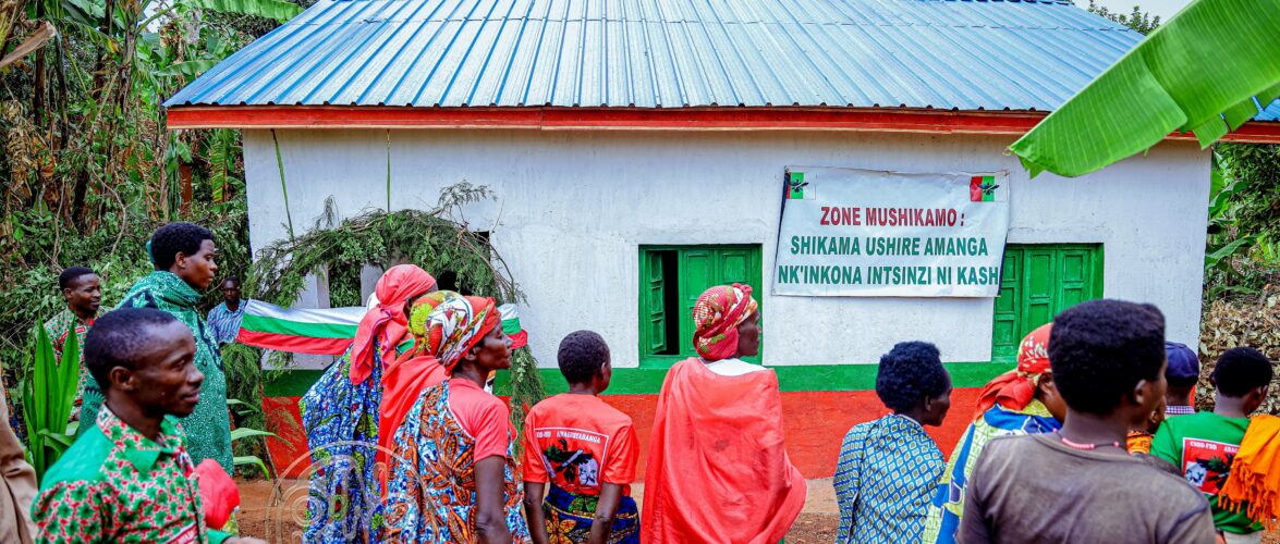 Burundi : Le CNDD-FDD offre deux maisons aux anciens combattants à Kiganda