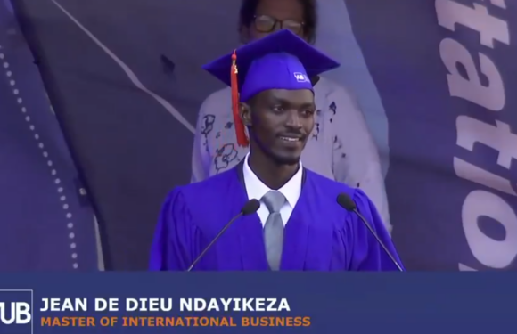 Burundi / Belgique : de l’exil en 2015 au master à la VUB, le parcours de Ndayikeza Jean de Dieu