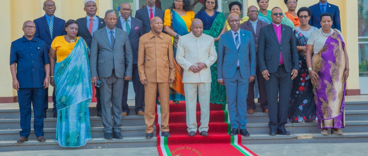 Burundi – Histoire : 13 commissaires de la CVR prêtent serment pour quatre ans, sur fond de mémoire coloniale